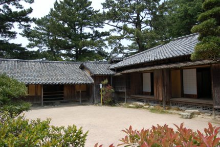 吉田松陰が幽囚された旧宅から松陰主宰の松下村塾は形成されていった。